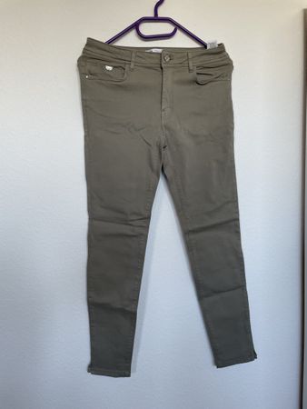 Stylische Damenjeans Zara Gr. 38