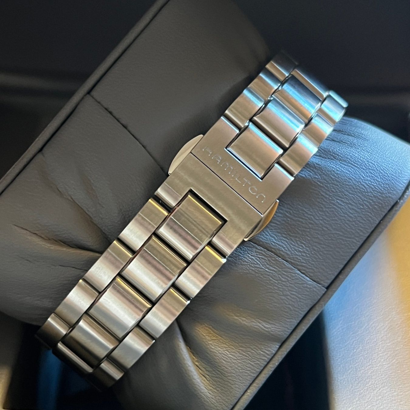 Hamilton Orologi: Hamilton Jazzmaster Auto Silver Dial Full Set H36105150 – Usato da Carouge GE venduto da Watchaser 5