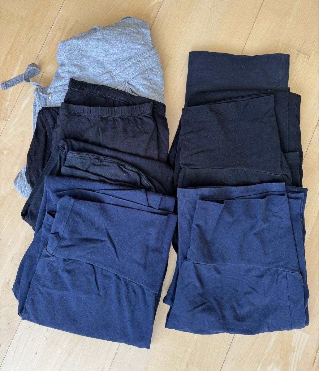 Esprit Lots de vêtements: Schwangerschaftshosen – D'occasion à Hinterkappelen par Bianka818