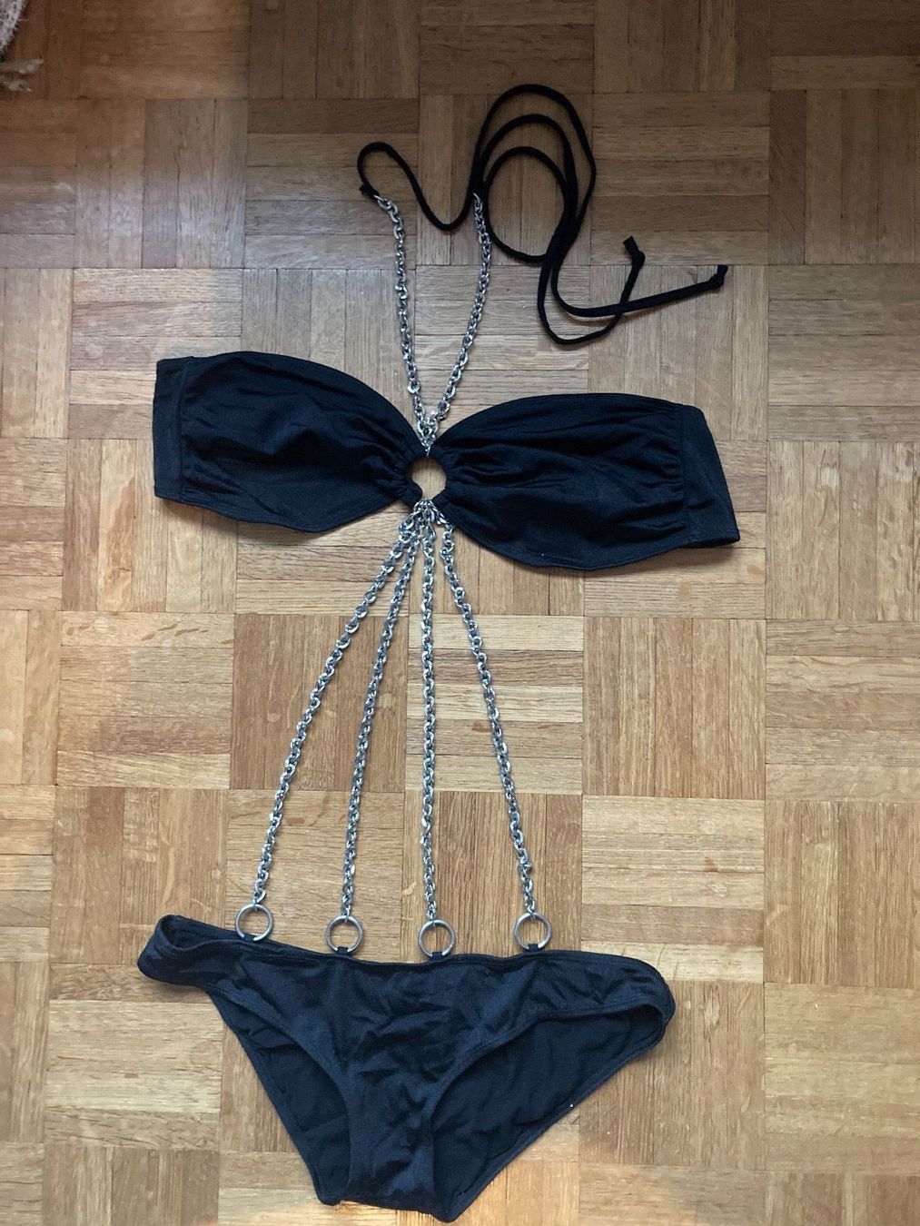 Badekleider & Bikinis: Spezieller Badeanzug/ Bikini mit Ketten – Gebraucht aus Uster von Kalici1