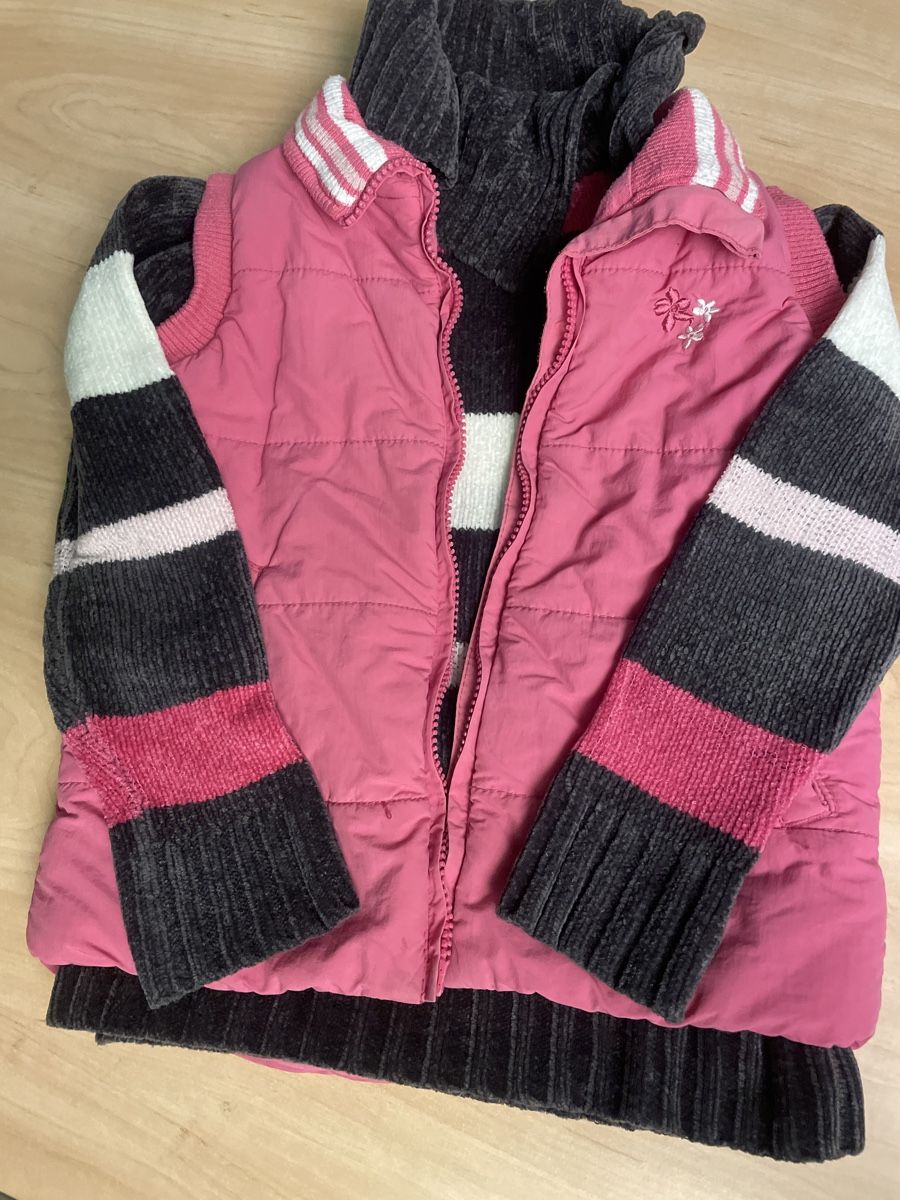 C&A Lotti & Set di vestiti: Süsses Set Weste & Pulli Gr. 116 Topolino/C&A – Usato da Obergerlafingen venduto da cabo4 3