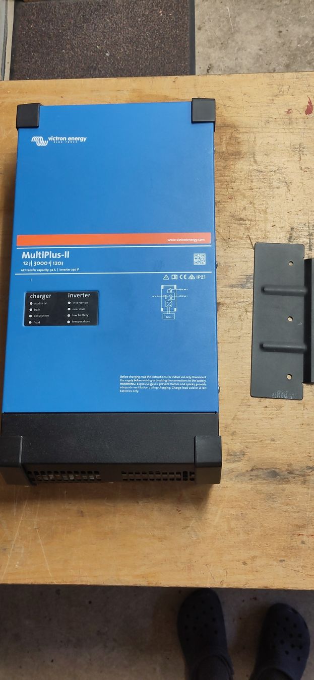 Victron Inverter: Victron Multiplus 2 12V 3000VA – Usato da Innertkirchen venduto da robi15blue