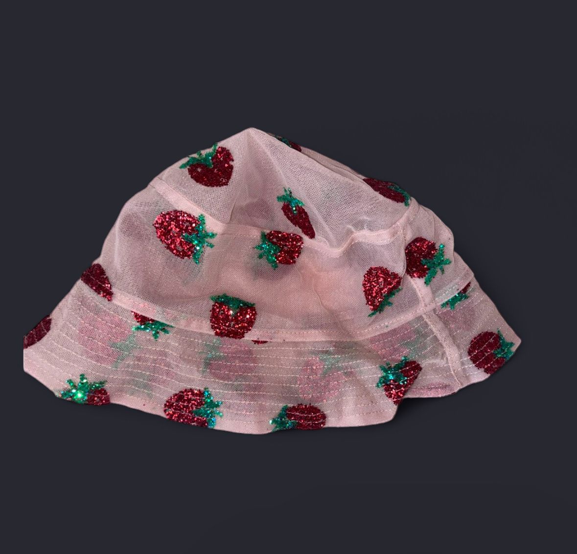 Lirika Matoshi Strawberry Bucket Hat (Neu (gemäss  display picture 3