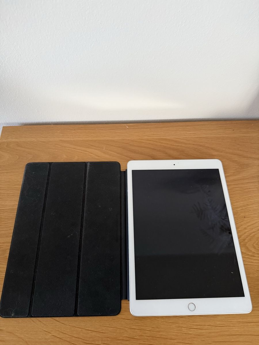 Apple Tablet PC: Apple iPad Weiss guter Zustand – Usato da Frauenkappelen venduto da unihoc12 2
