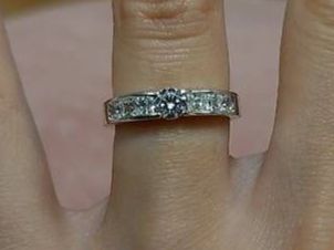 Ringe: Schöner Damenring mit Zirkonia Grösse 52 – Neu (gemäss Beschreibung) aus Oberbüren von cas_hnn7