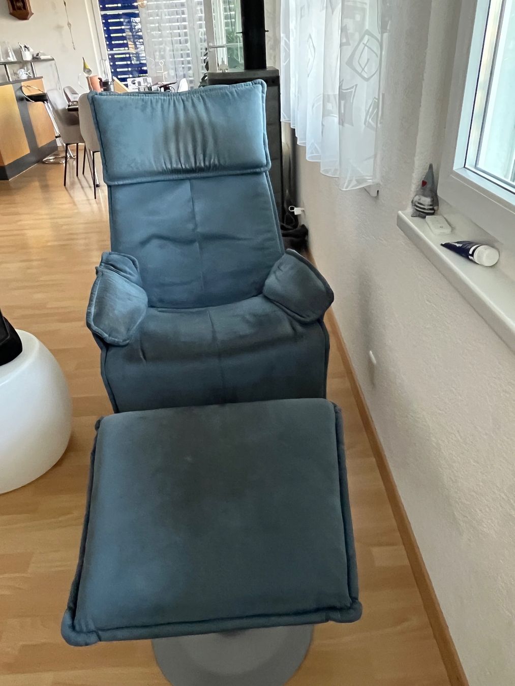 Poltrone: Fernsehsessel mit Hocker – Usato da Egliswil venduto da bho_87bl