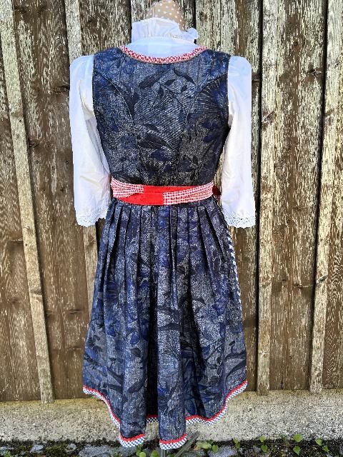Costumes: Fesches Dirndl Komplettset Grösse M – D'occasion à Erlinsbach SO par mojitooo 3