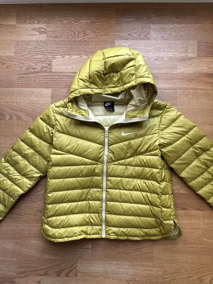 Nike Jacken: Nike Jacke Daunenjacke - Grün – Gebraucht aus Basel von FatmaCan52 1
