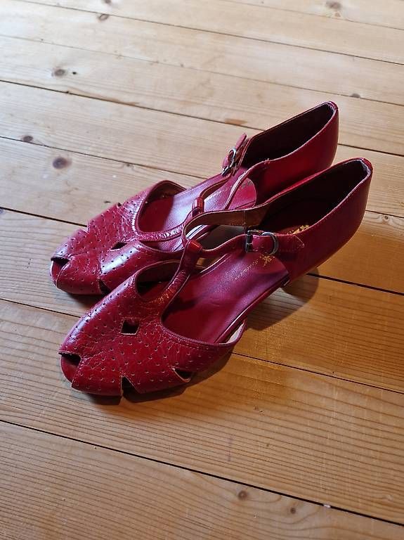 Scarpe da donna: Remix Retro Tanzschuhe Gr 38 – Usato da St.Gallen venduto da zauberfee16