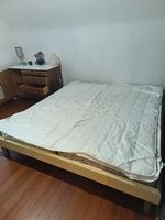 Bett und 2 Nachtkästchen alles