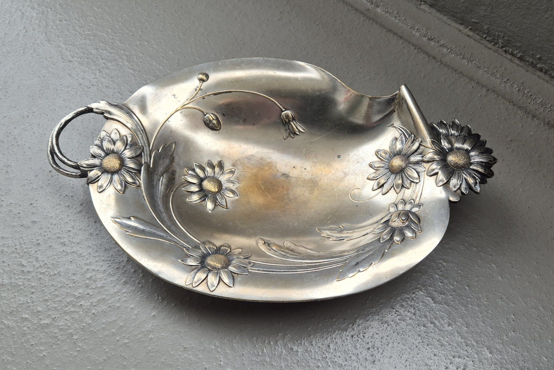 WMF Ciotole: WMF Jugendstil-Schale mit Blumendekor – Usato da Zürich venduto da brinkosos 4