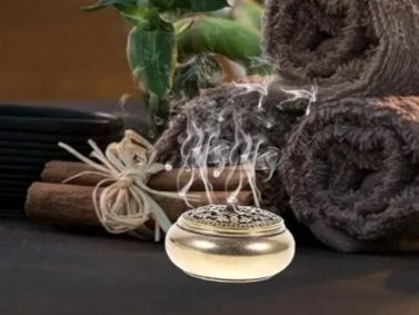 Tutte le decorazioni: Antikes kleines Räuchergefäss Messing, Durchmesser 3.5 cm – Usato da Winterthur venduto da bibummi