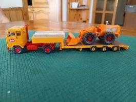 Wiking Volvo F89 2-a 3-a beladen mit Wiking Pneulader