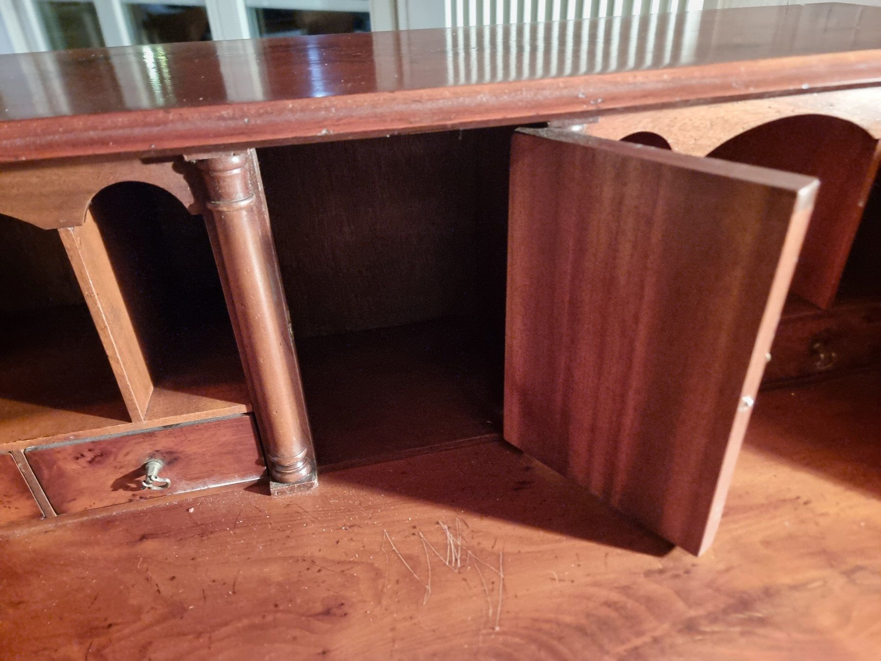 Cassettiere: seltene alte Schreibkommode in Eibe – Usato da Schaffhausen venduto da Eibenholz 6