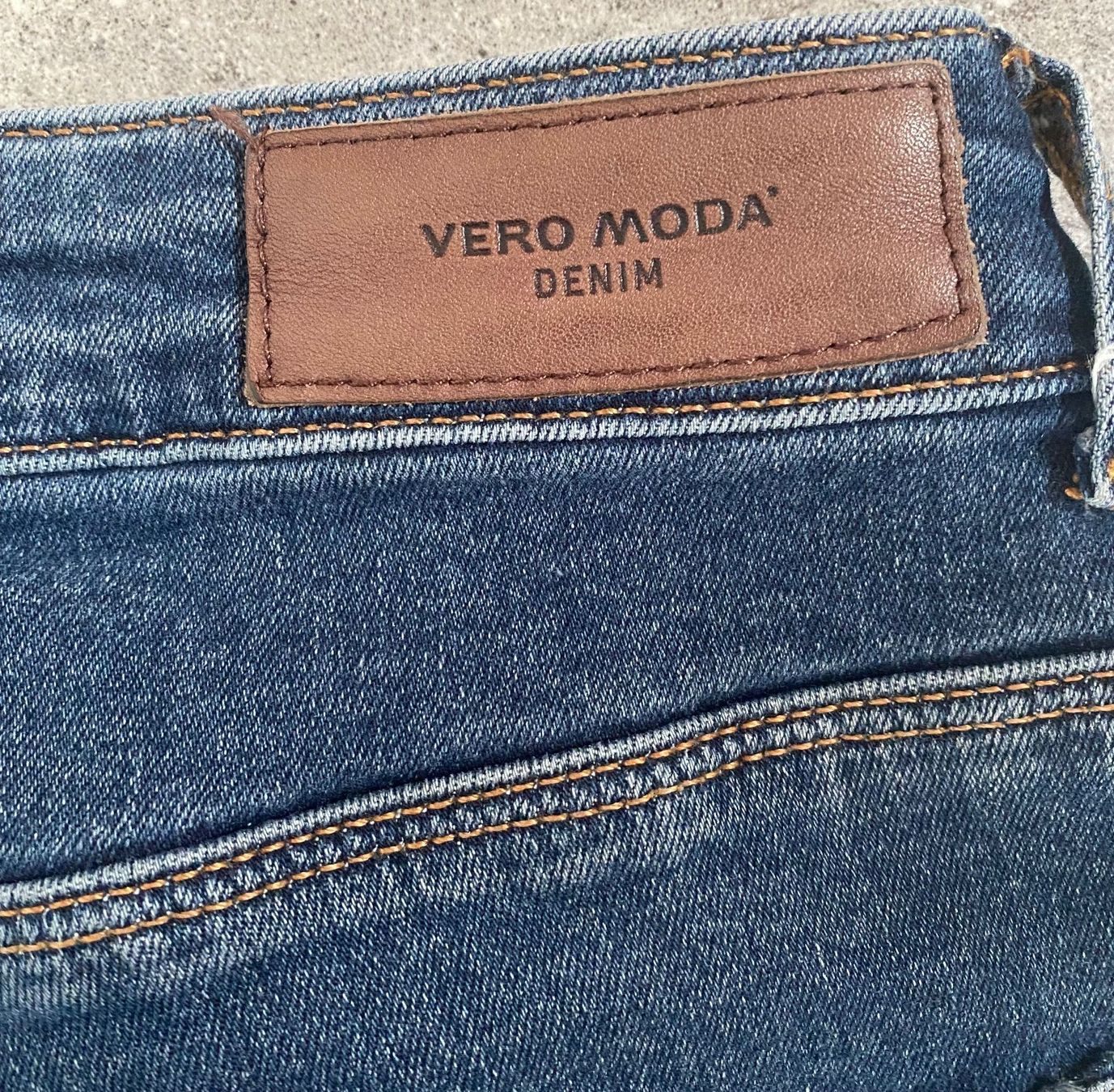 Vero Moda Jeans: Jeans Highwaist blau – Usato da Möhlin venduto da eny_lsk7 3