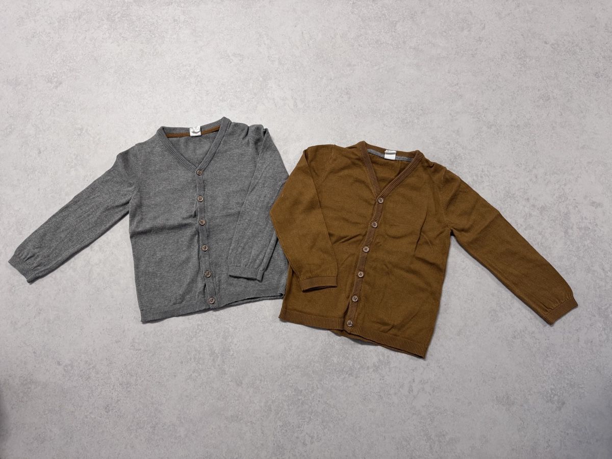 H&M Lotti & Set di vestiti: 2 Strickjacken, Grösse 104 – Usato da Bonaduz venduto da lut_6rts