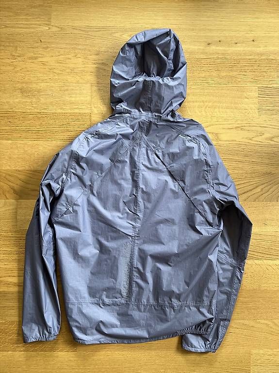 Salomon Vestes: Salomon Laufjacke Regenjacke – D'occasion à Rüti ZH par Rentro_90 1