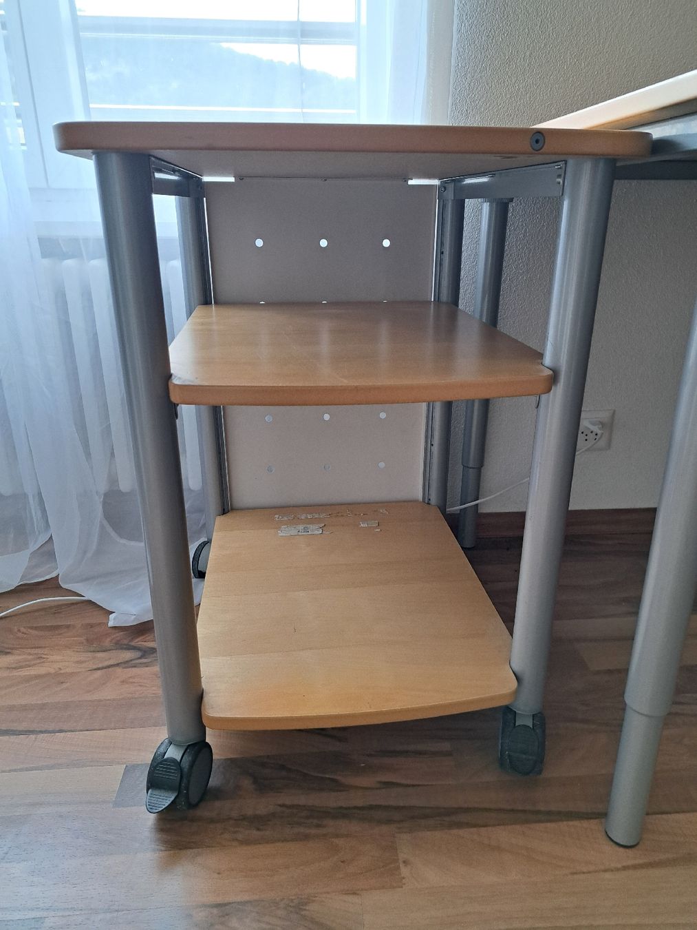 Ikea Bureaux: Schreibtisch mit Rollen und Schubladen  – D'occasion à Waldenburg par Sysilu 3