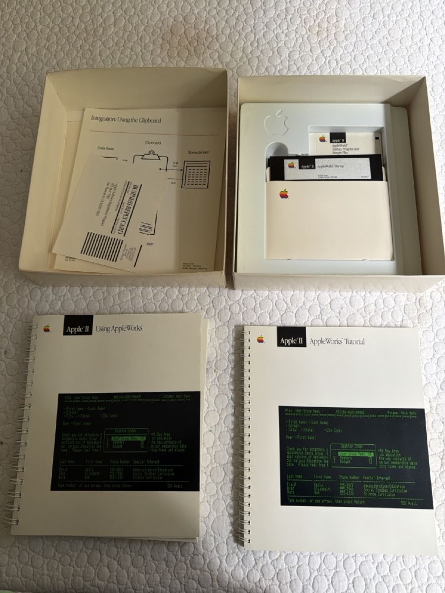 Apple Applications: Apple II AppleWorks Software – D'occasion à Zürich par beat005 1