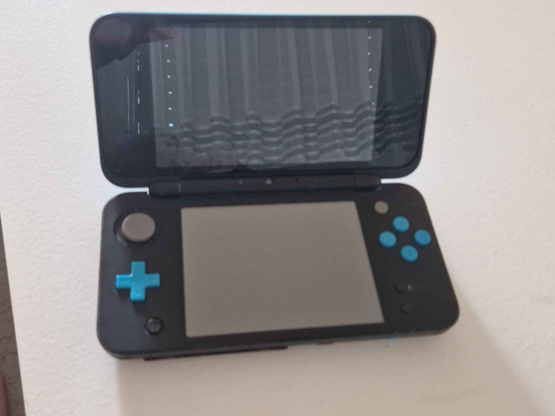 Nintendo Consoles: New Nintendo 2DS XL – D'occasion à Malters par Garland 2