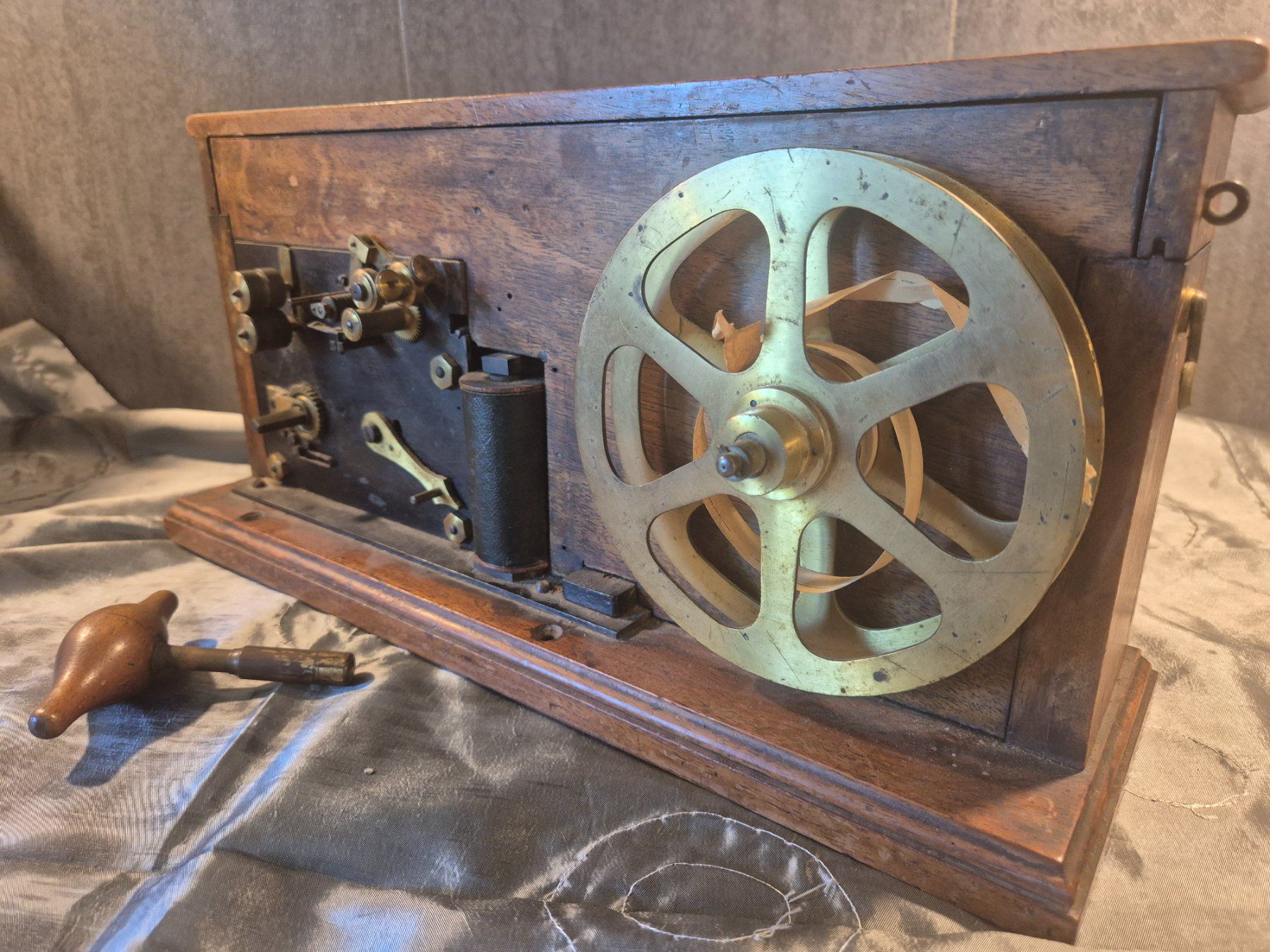 Telefoni: Télégraphe Morse en Laiton, 1880s – Usato da Essertes venduto da onezoneplay 1