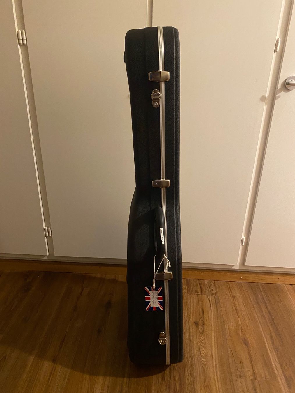 Musikinstrumente: Hiscox Pro II OM Gitarrencase – Neu und originalverpackt aus Beckenried von and_b729 7