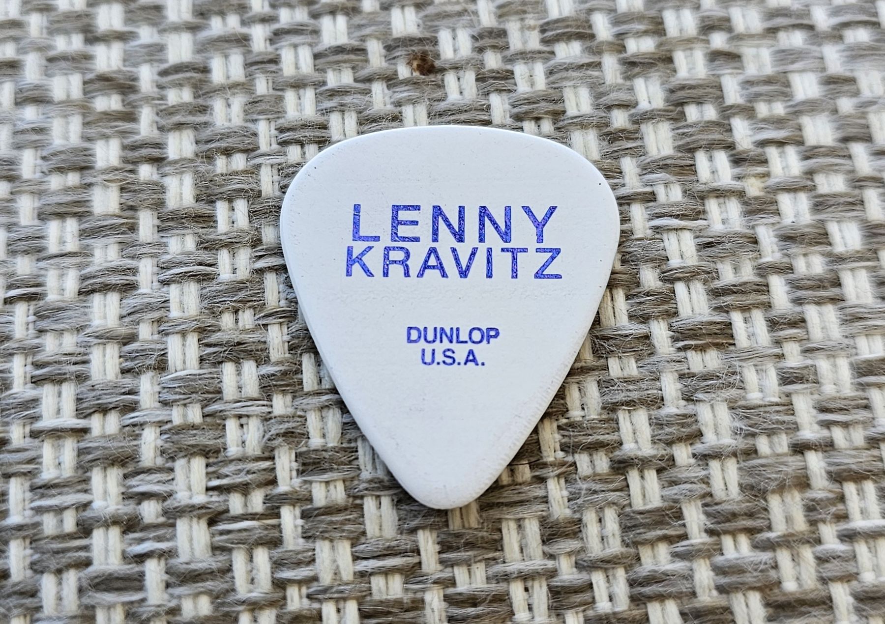 Musikinstrumente: Lenny Kravitz Stage used Guitar pick  / Plektrum – Gebraucht aus Biel/Bienne von Samos86