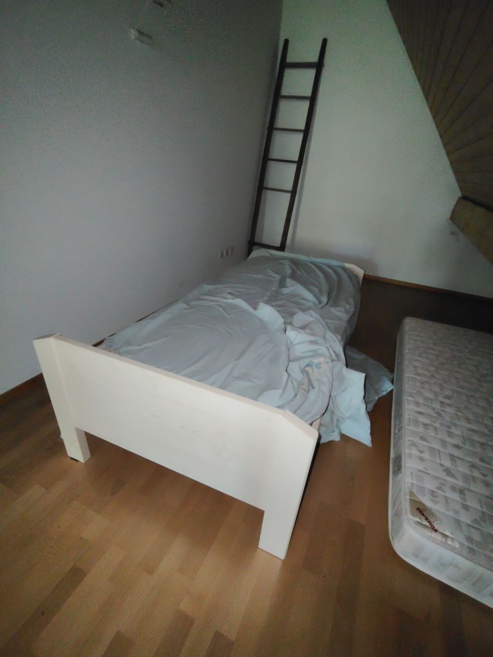 Betten: Bett – Gebraucht aus Triengen von RealX