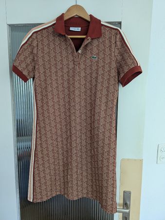 Lacoste Jersey Kleid aus Jacquard-Strict