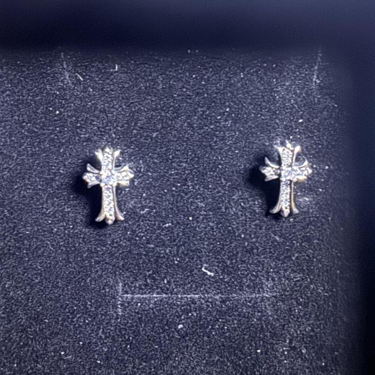 Chrome Hearts Ohrringe & -stecker: Title: Chrome Hearts Cross Stud Earrings - 925 Silver – Neu und originalverpackt aus Caviano von reselleo21 2