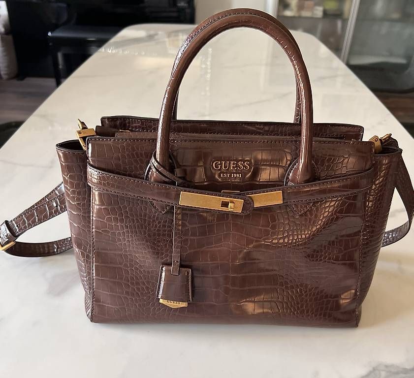 Taschen für Damen: Schöne Guess Handtasche  – Gebraucht aus Rothrist von mel_l9mc