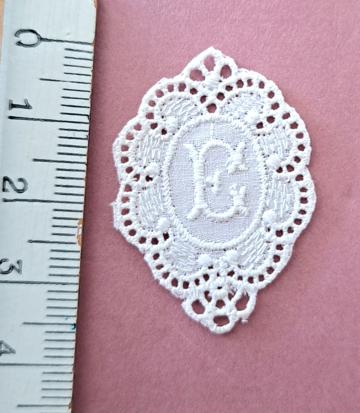 Tessuti: 🇨🇭" E "Monogramme dentelle de coton ancienne à coudre – Nuovo e nell'imballaggio originale da Hauterive NE venduto da ali_vintage 1