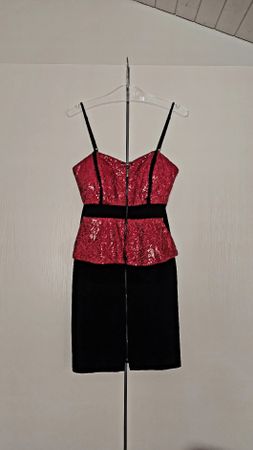 Spezielles Partykleid, Grösse S, sehr elastisch und bequem