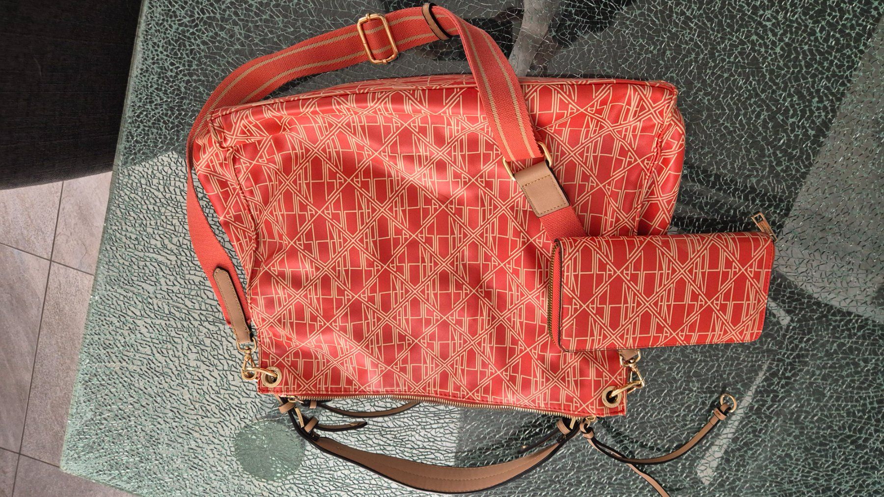 Borse da donna: Borsa e borsellino Carpisa – Usato da Gordevio venduto da RUBY104
