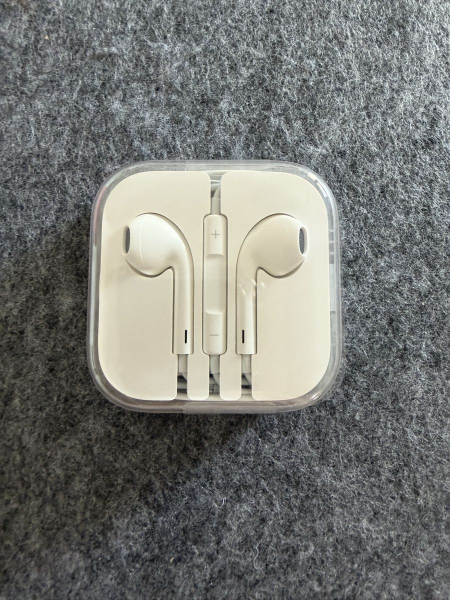 Apple Kopfhörer: Apple Kopfhörer – Neu und originalverpackt aus Oftringen von roy_j87t