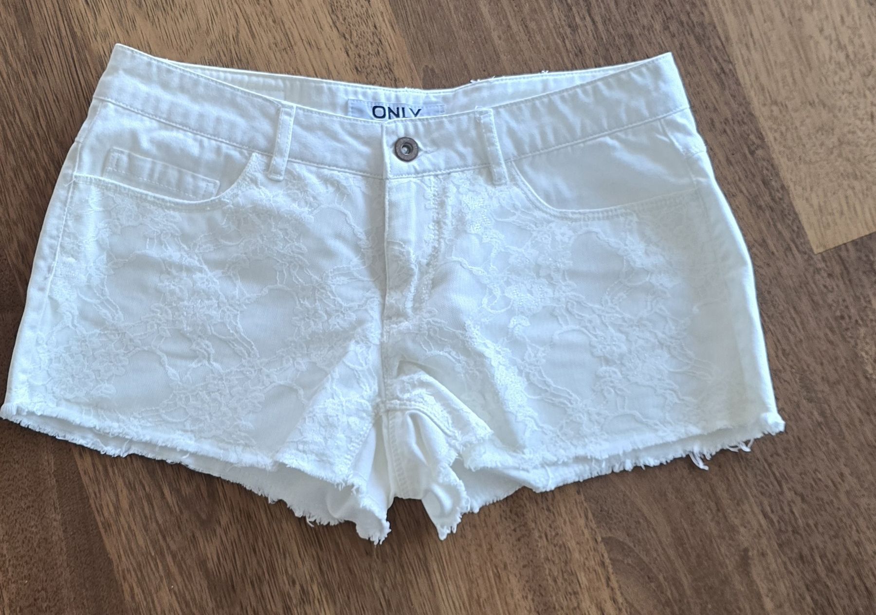 Lotti di vestiti: Second Hand Shorts/Rock/Kleidchen Gr. 36 – Usato da Seuzach venduto da Verano_2026 1