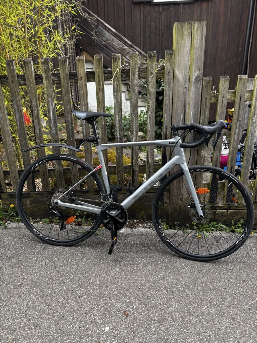 BMC Biciclette: BMC Roadmachine Carbon-Rennvelo – Usato da Männedorf venduto da davidglaettli