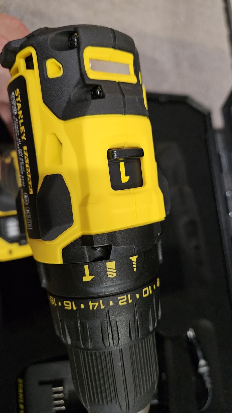 Stanley Trapani: Stanley Fatmax 18V Akkuschrauber Brushless mit Koffer – Nuovo (secondo la descrizione) da Gibswil venduto da Dapi 5