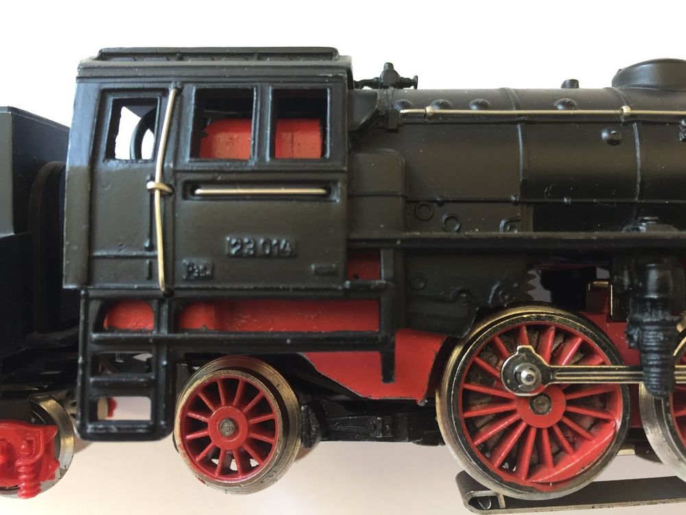 Märklin H0 - 3005.6 - Steam locomotive with tender - BR 23