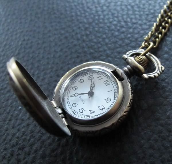 Uhren: Steampunk Umhänge-Uhr Roman III – Neu (gemäss Beschreibung) aus Schwanden GL von UHRKNALL 2