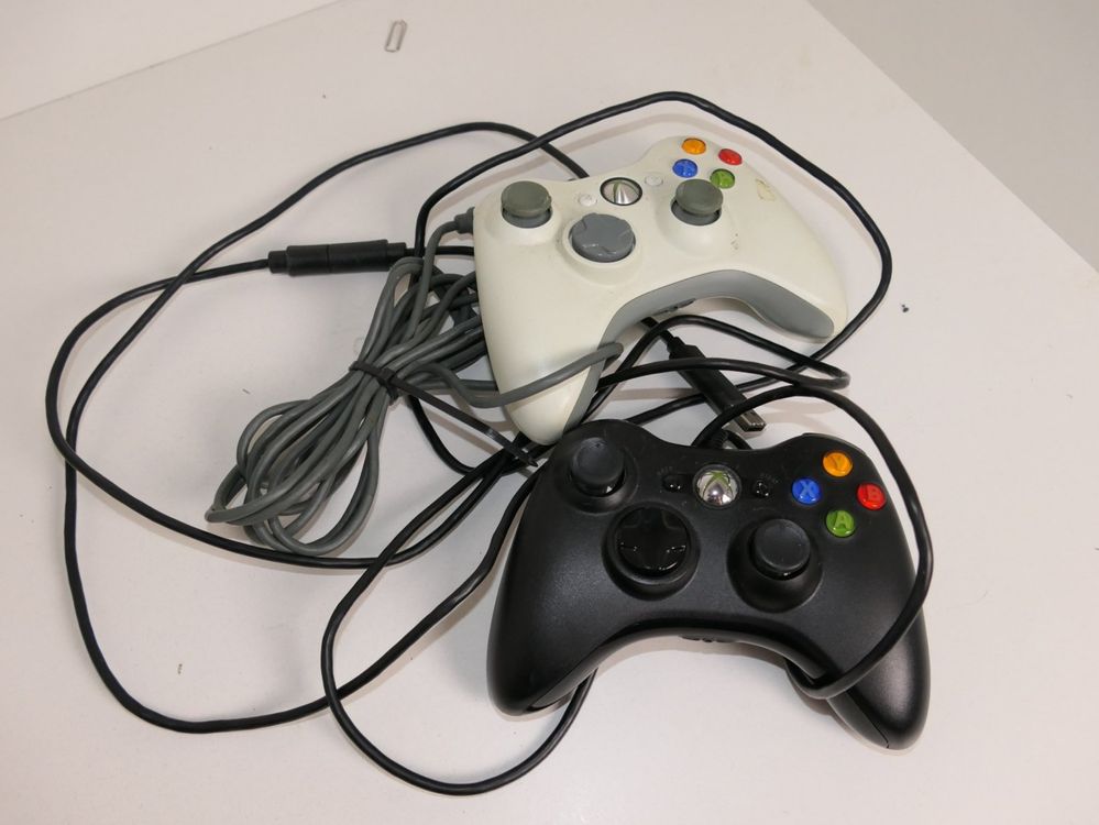 2x Xbox 360 Controller | Kaufen auf Ricardo