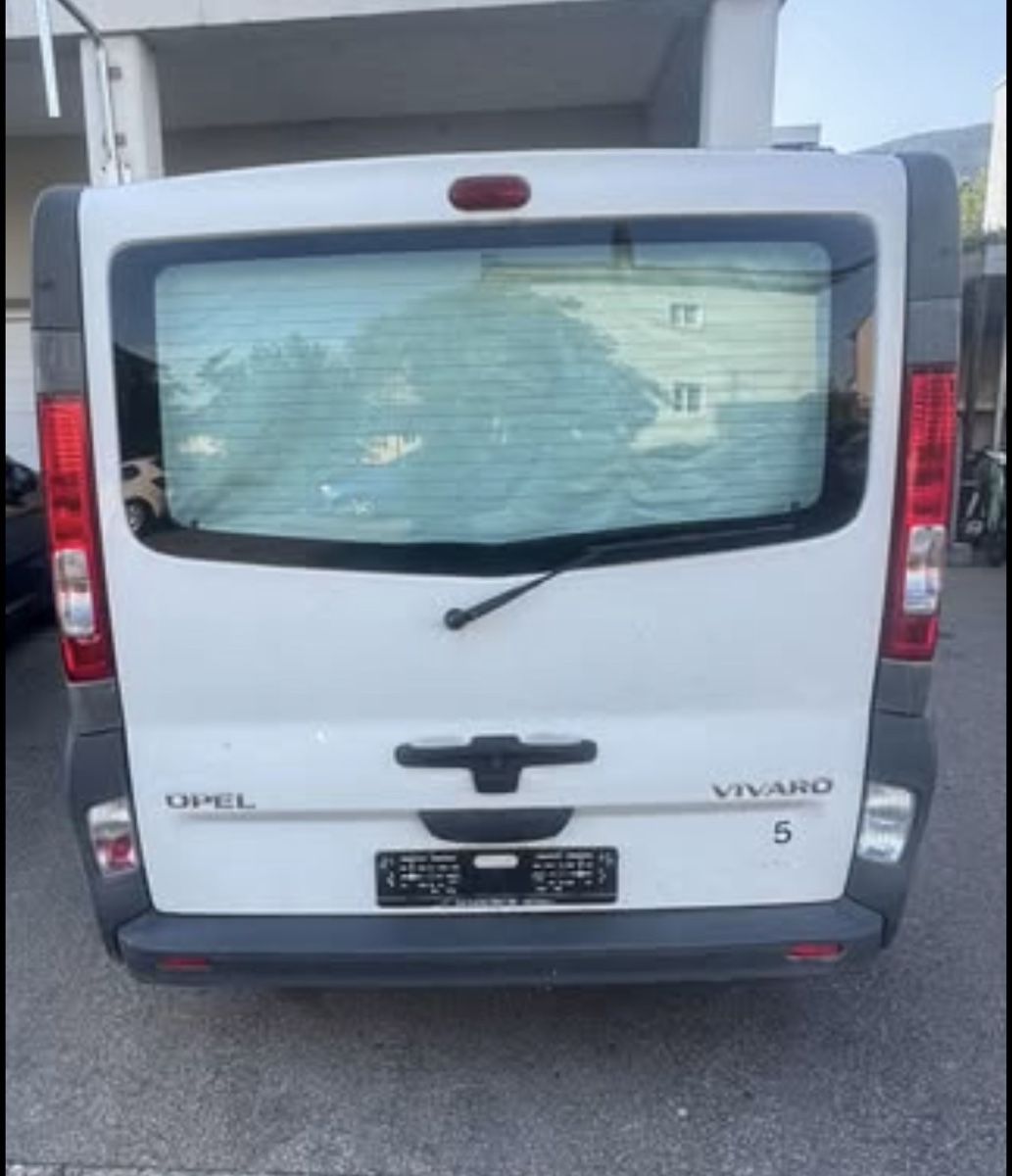 Opel Veicoli commerciali: OPEL Vivaro Van 20CDTi – Usato da Grenchen venduto da faz_qgf2 1