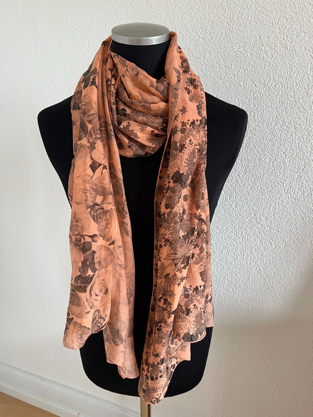 Colora Foulard & Sciarpe: Colora Schal, 35% Seide, Lachs, NEU – Nuovo e nell'imballaggio originale da Worb venduto da farben20zauber