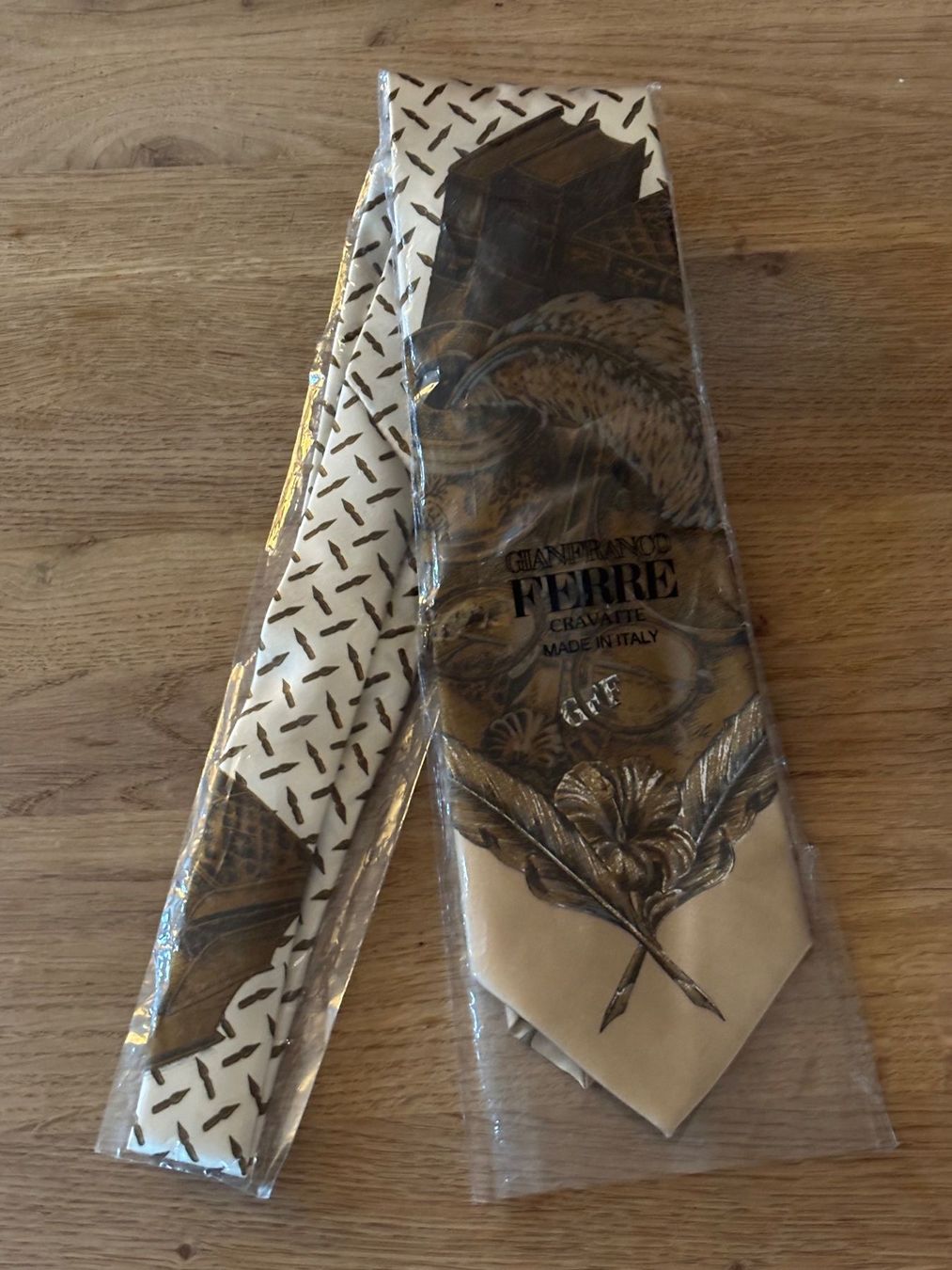 Gianfranco Ferre Cravatte: Gianfranco Ferré Vintage Seide Krawatte, Neue – Nuovo e nell'imballaggio originale da Horgen venduto da uge_pd5p 3