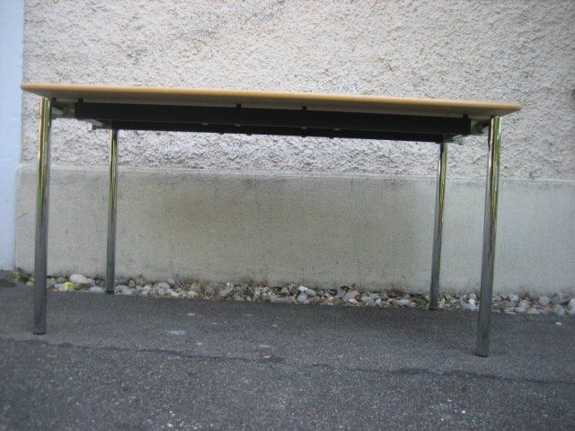 Tische: Tisch aus Holz, Beine klappbar – Gebraucht aus Winterthur von pf02 8