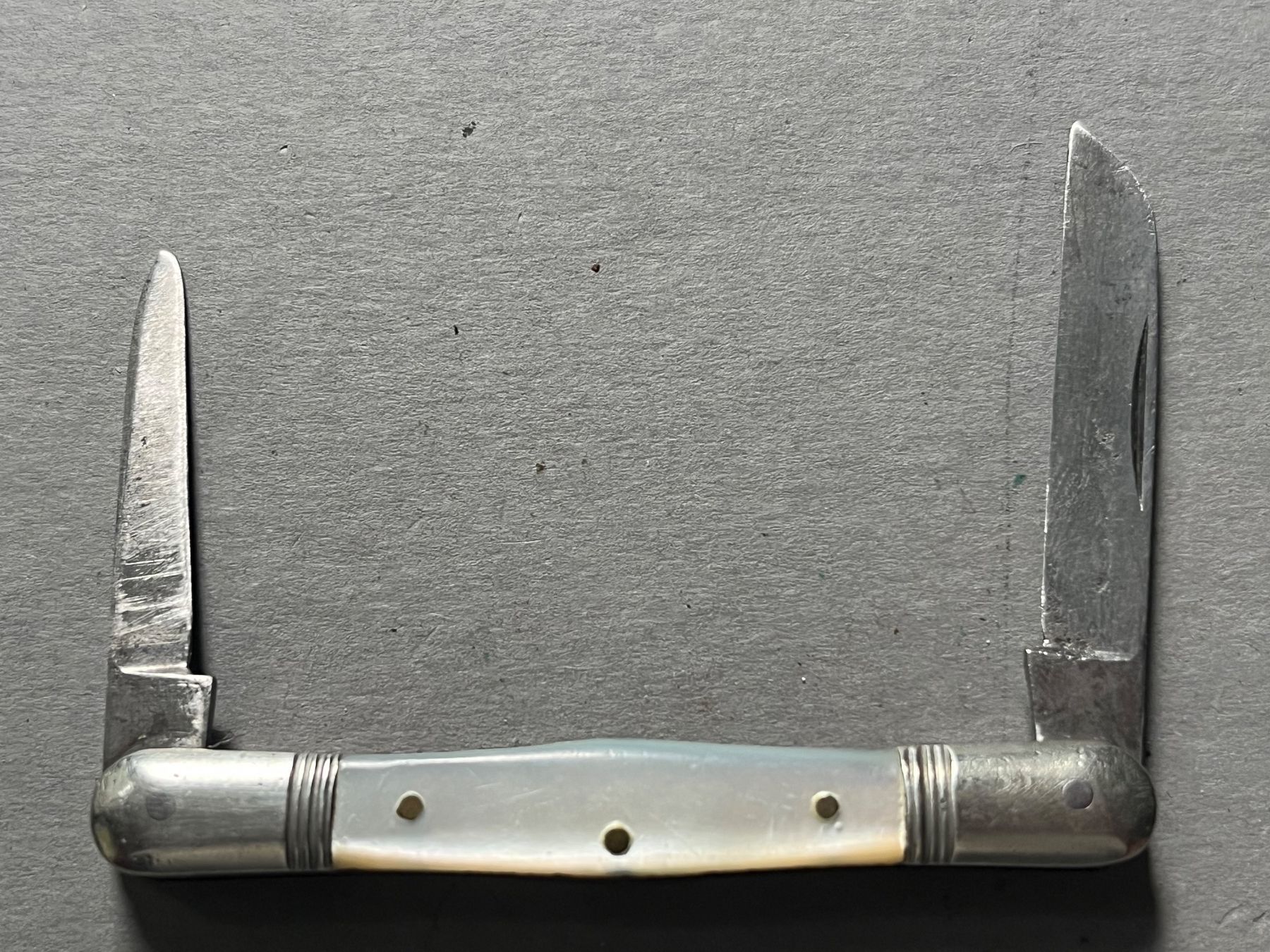Couteaux de poche: Antikes Sackmesser 66 mm - Perlmutt – D'occasion à Zürich par FV.vintage 1