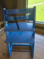 Stokke Tripp Trapp Hochstuhl blau gebraucht mit Holz Bügel 