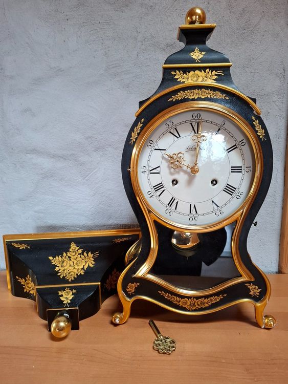 Pendule Neuchâteloise Le Castel 51 cm noire avec console (Gebraucht) in ...