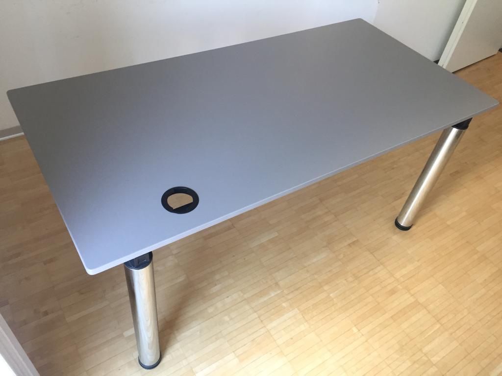 Scrivanie: Schreibtisch Vitra 160x80cm – Usato da Ennetbürgen venduto da star128
