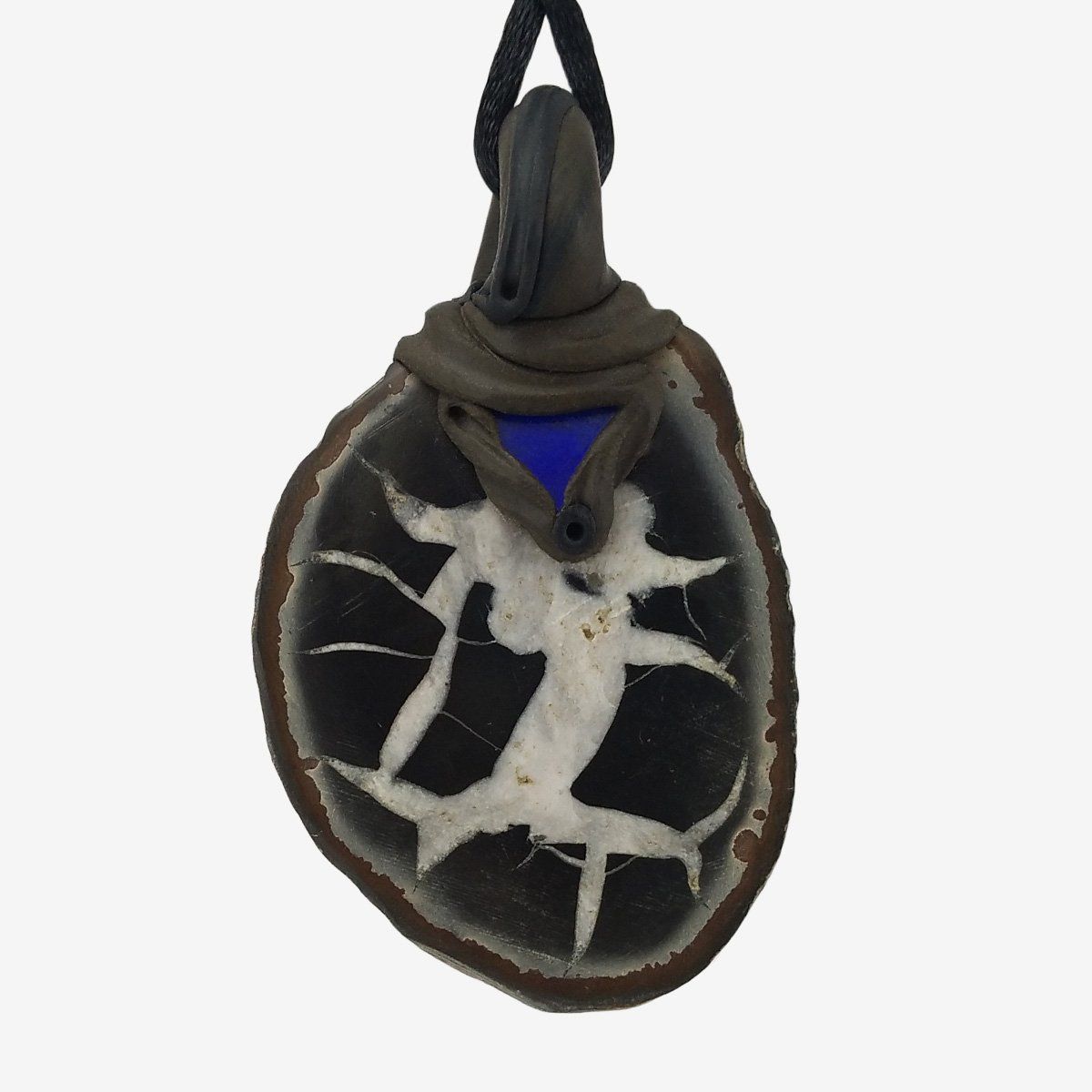 Minerali & Pietre curative: Septarie Stein Anhänger mit eingefasstem Lapislazuli – Nuovo e nell'imballaggio originale da Meilen venduto da Kaleidoskopia
